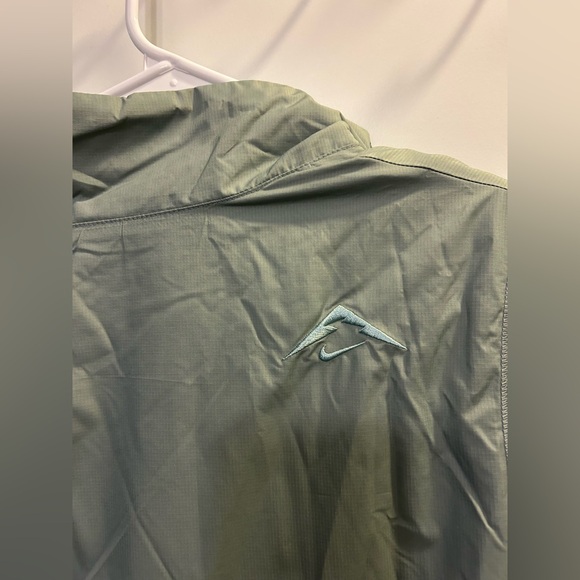 NWT Nike Women’s Repel Trail Running Vest in Mica Mint Green - Picture 12 of 14